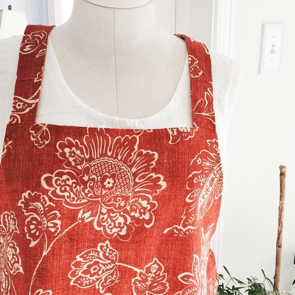 Womens Red floral Japanese CrossBack Apron. No Ties Apron. Upcycled apron. S/M/L - Picture 6 of 6